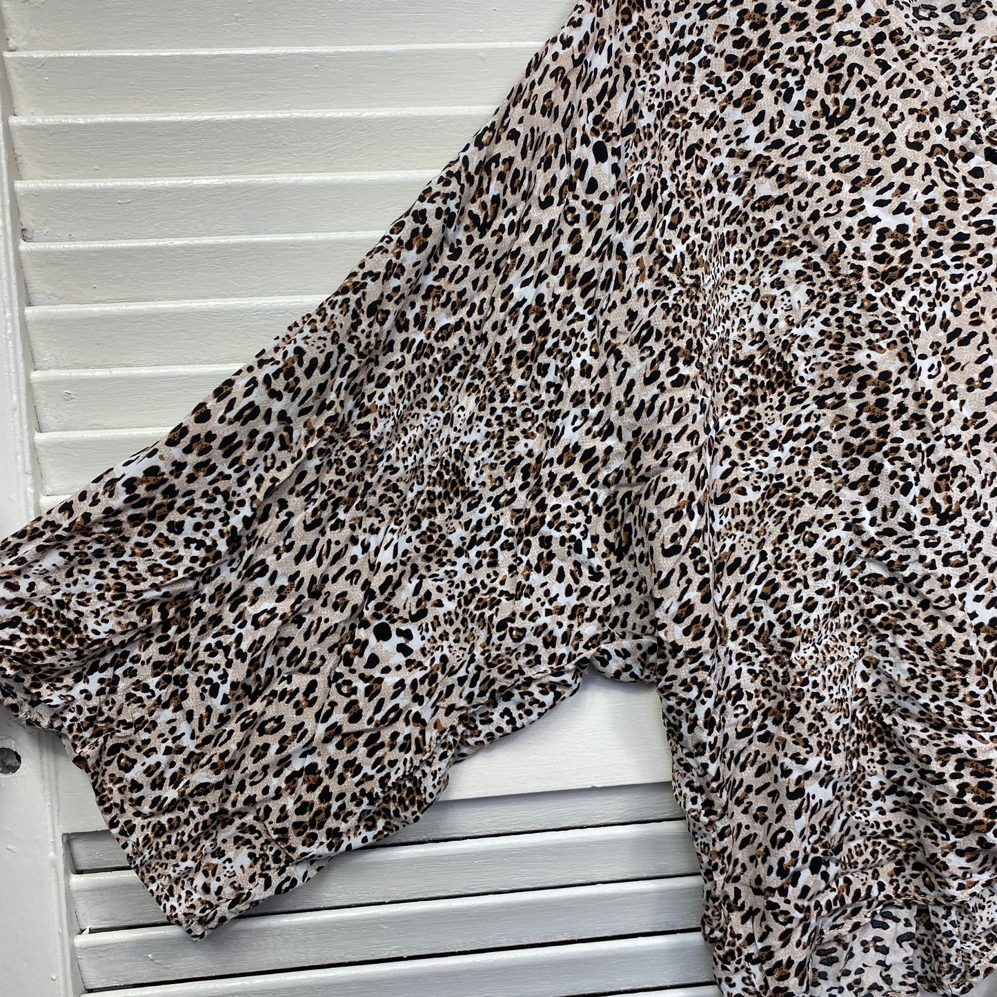 Silver Wishes Top Size 14 Button Up Animal Print Long Sleeve