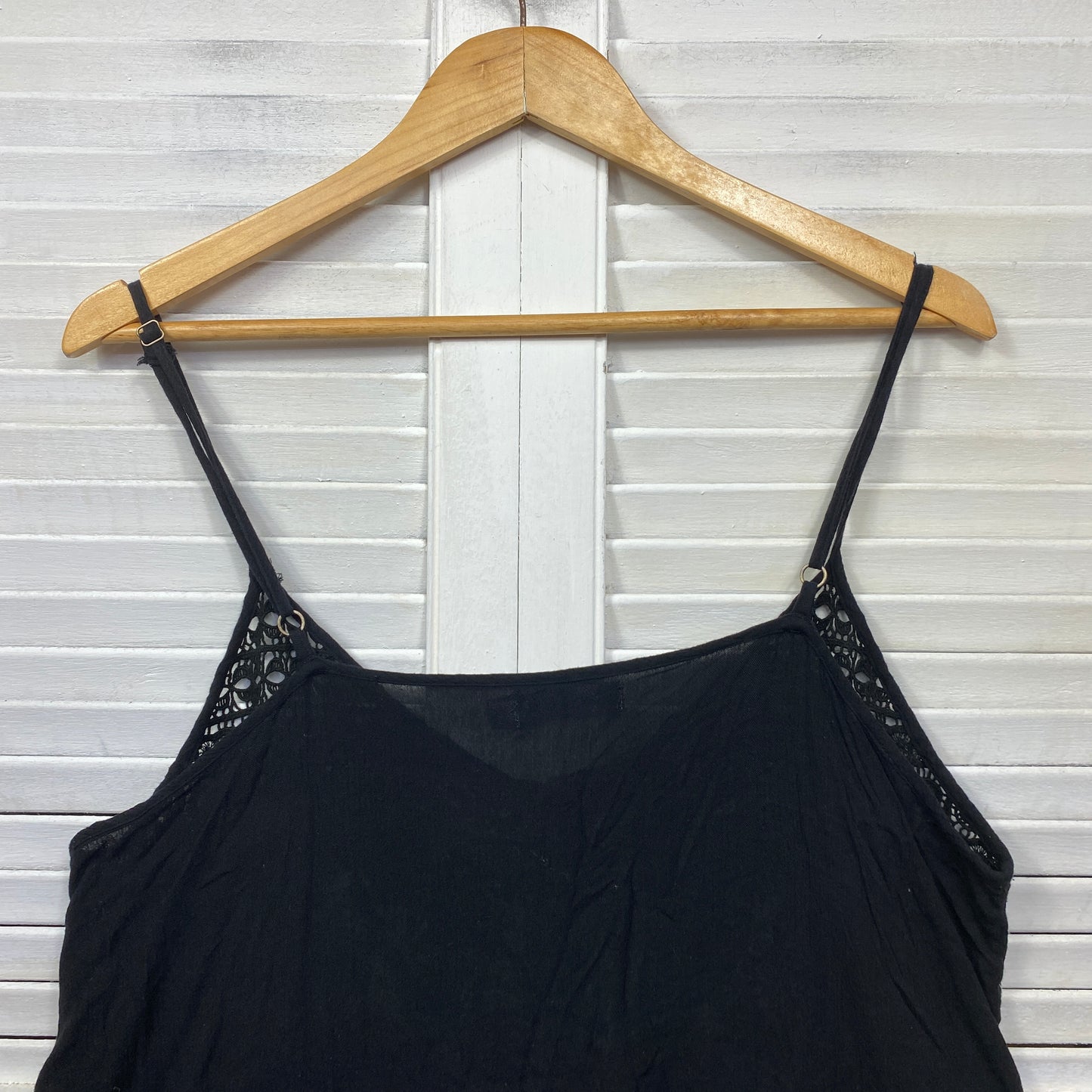 Ishka Top Size XL Black Singlet Crochet Sleeveless Boho