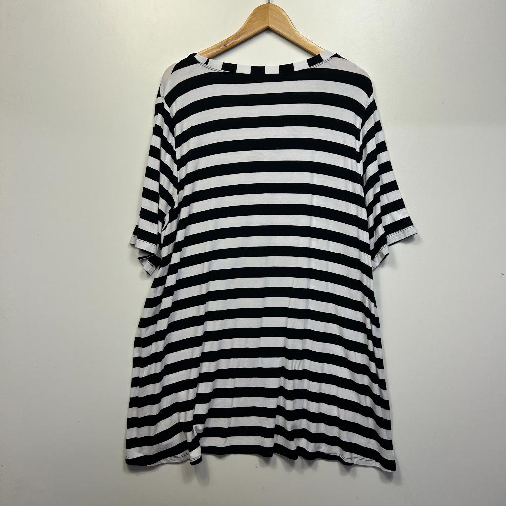 Taking Shape Black White Stripe Tunic Top - Size 18/20