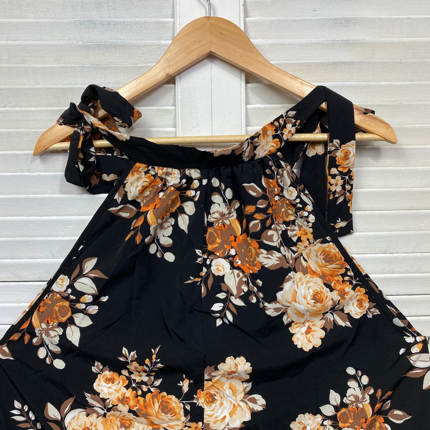 Shein Top Size 2XL 14 16 Black Floral Sleeveless