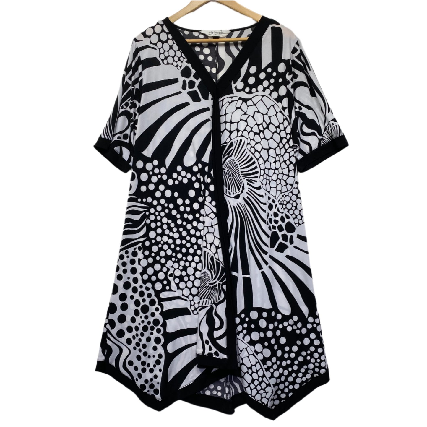 Virtuelle Dress Size 18 Medium Black White Short Sleeve