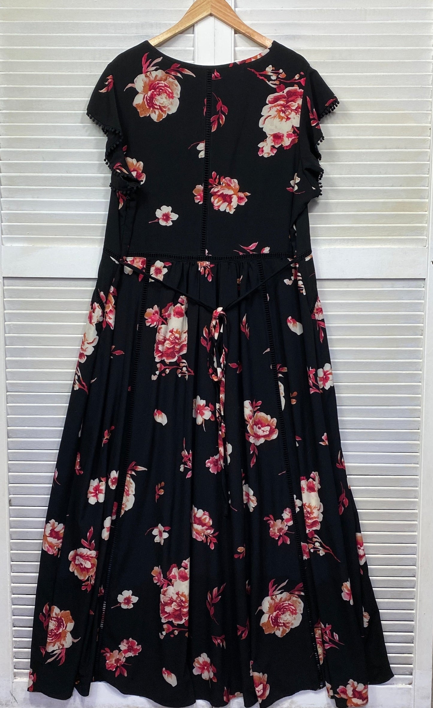 City Chic Dress Size 22 Plus XL Black Floral Cocktail Long Length