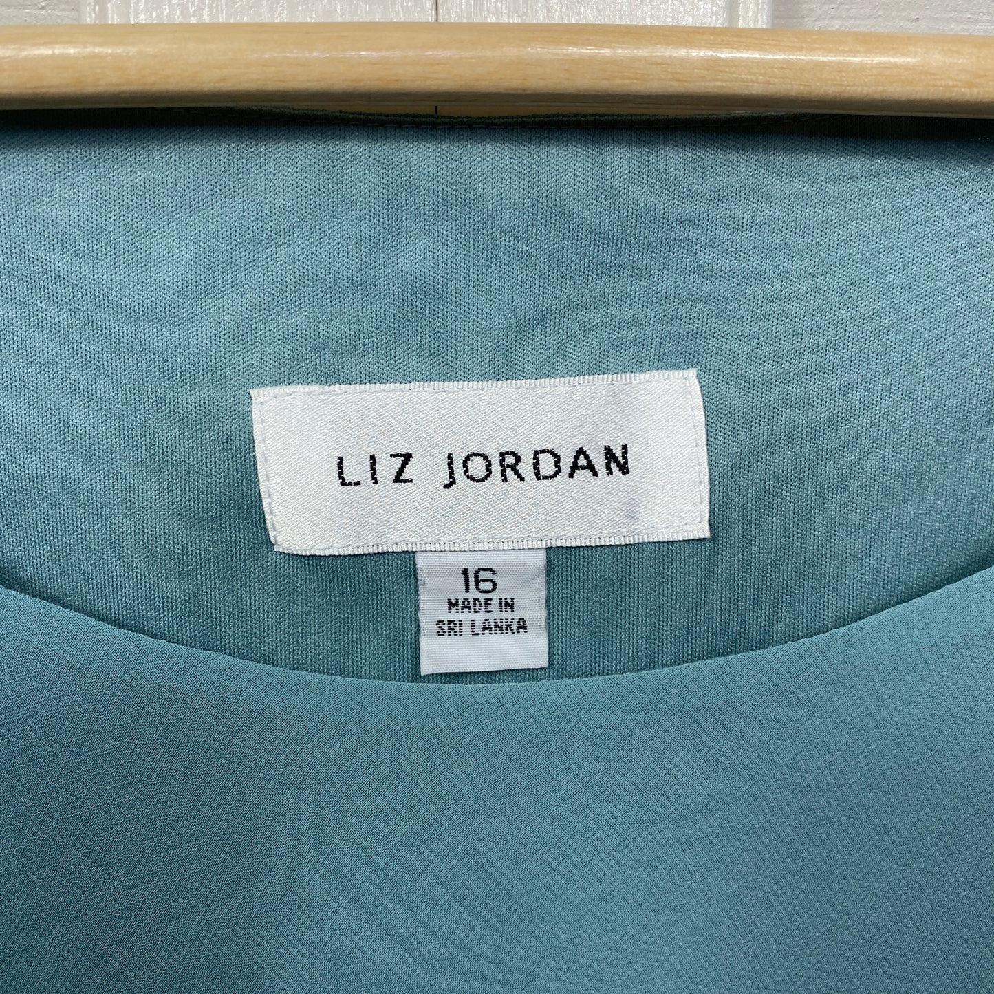 Liz Jordan Top Size 16 Sleeveless