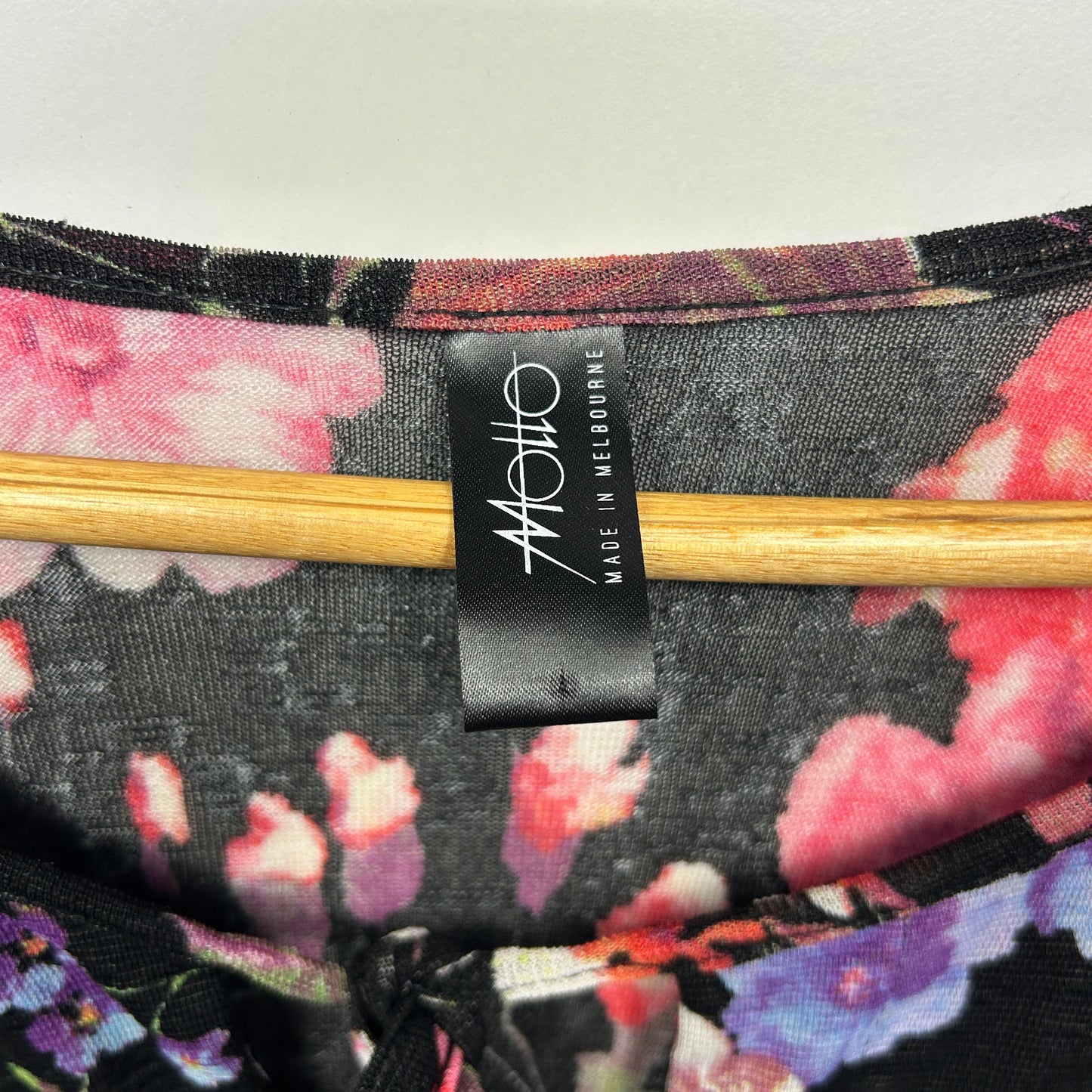 Motto Fashions Top Size 16 Multicoloured Floral Made in Australia