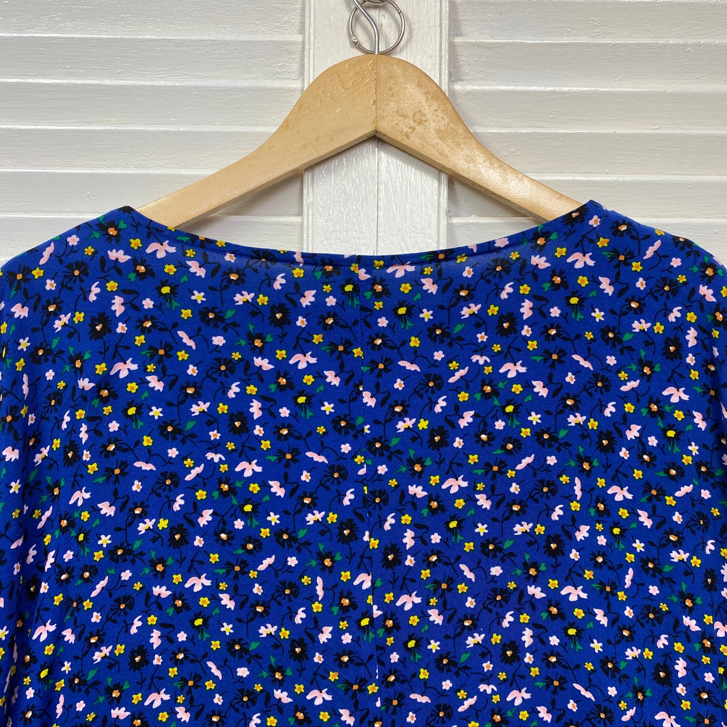 Edited Top Size 20 Blue Floral Cropped Button Up