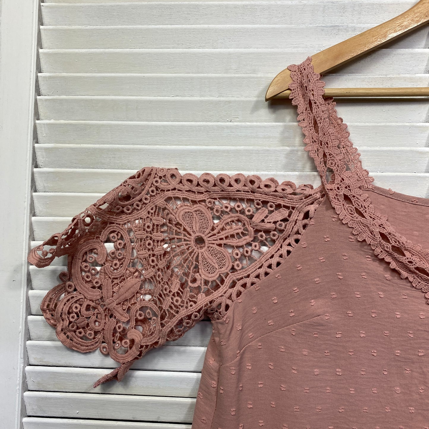 Shein Tops Size 14 16 0XL Pink Crochet Cold Shoulder