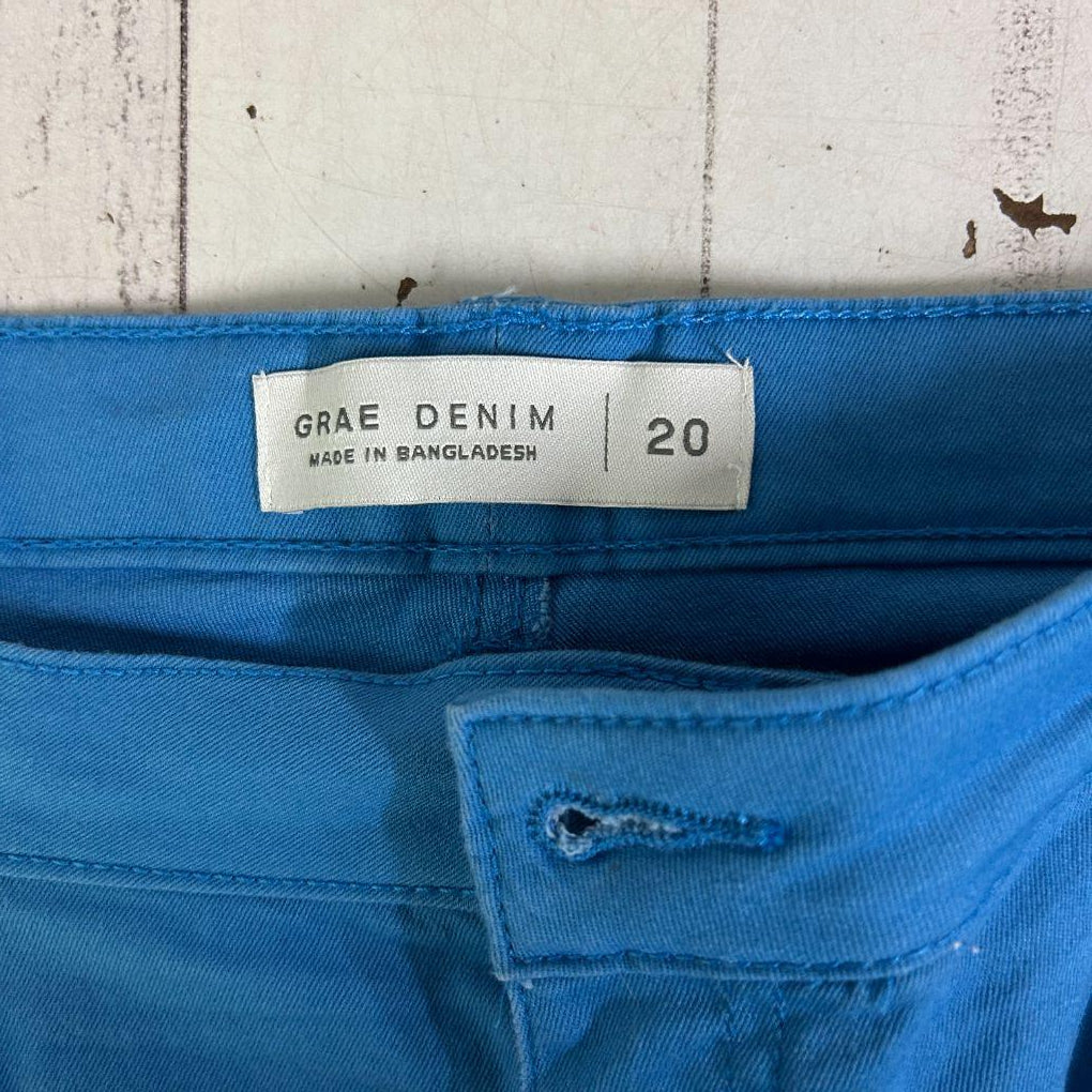 Suzanne Grae Denim Blue Cotton Shorts - Size 20