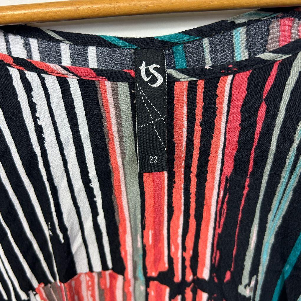 Taking Shape Multicoloured Top Layer - Size 22