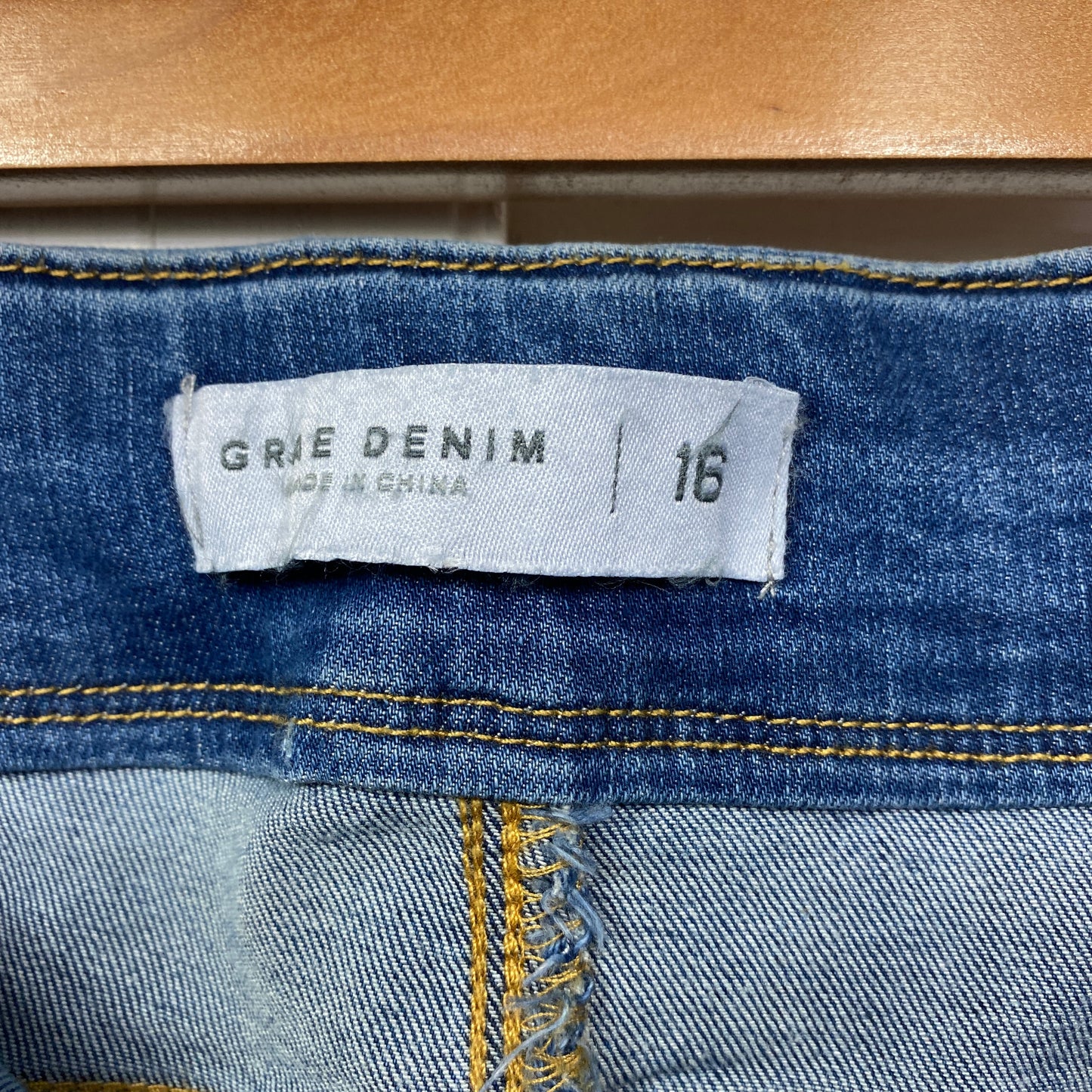 Suzanne Grae  Denim Pants Size 16 Cropped