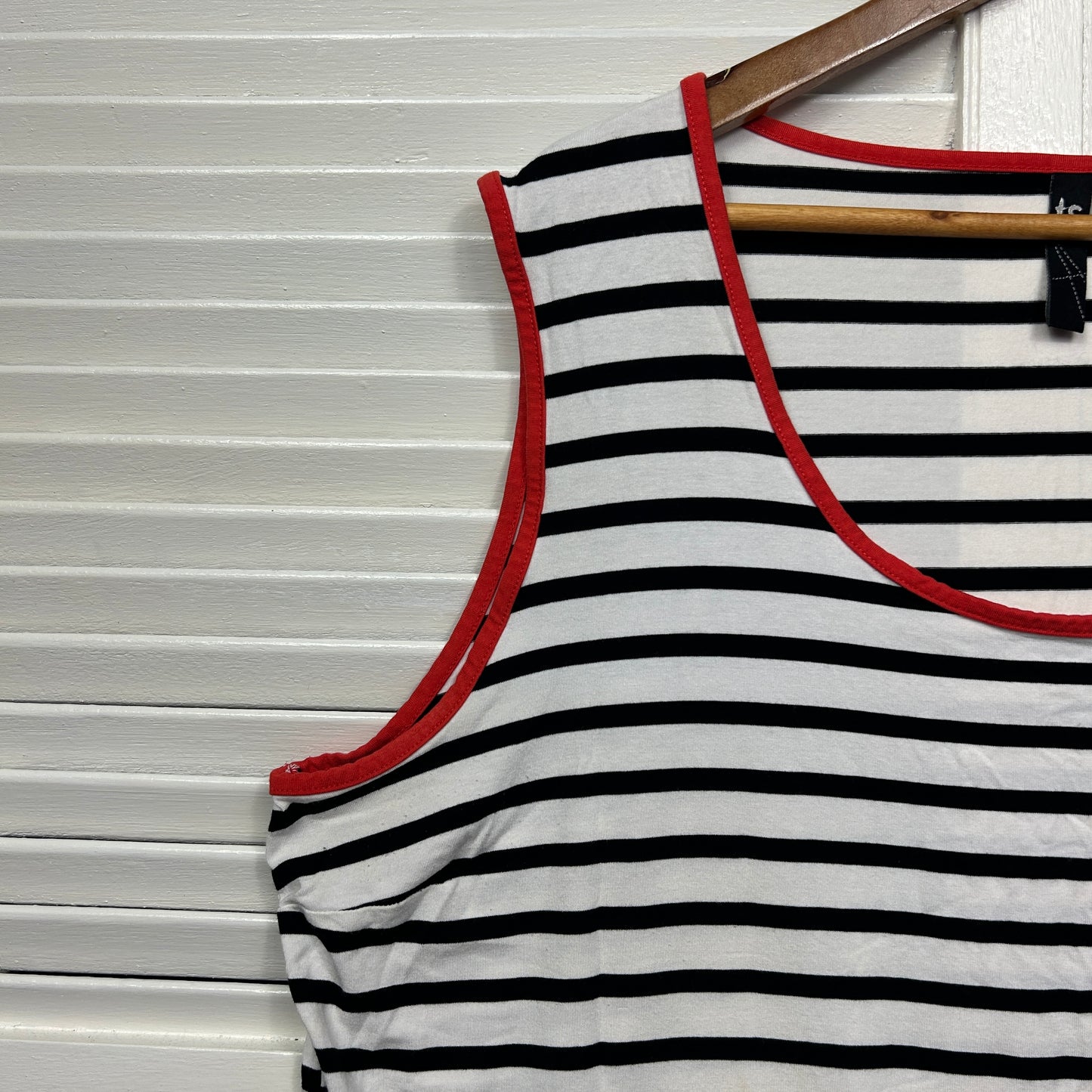 Taking Shape Top Size 20 Large Plus Red Striped Sleeveless