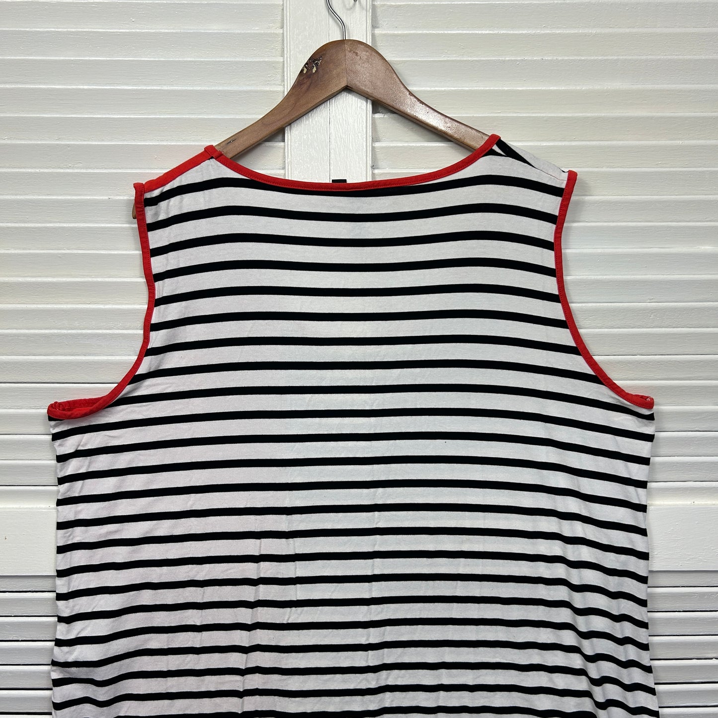 Taking Shape Top Size 20 Large Plus Red Striped Sleeveless