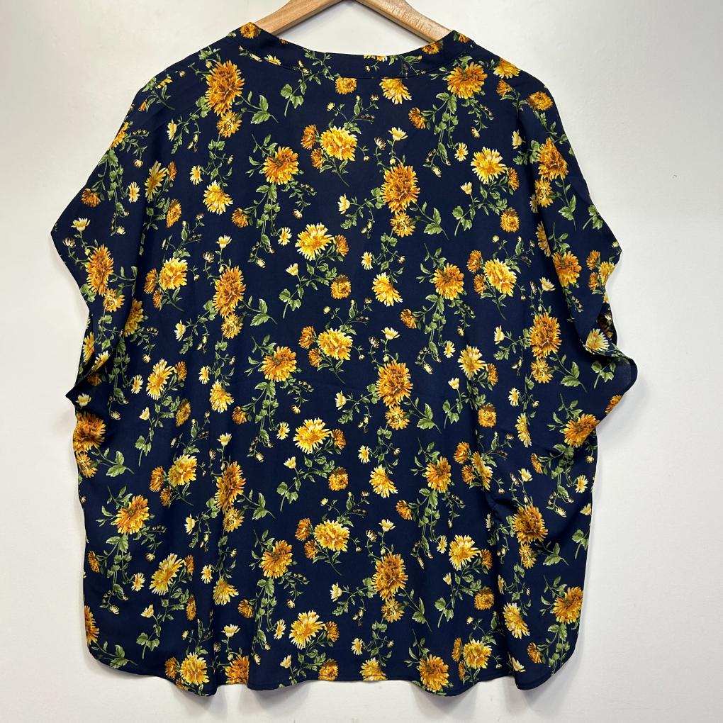 Forever 21+ Navy Floral Top - Size 24