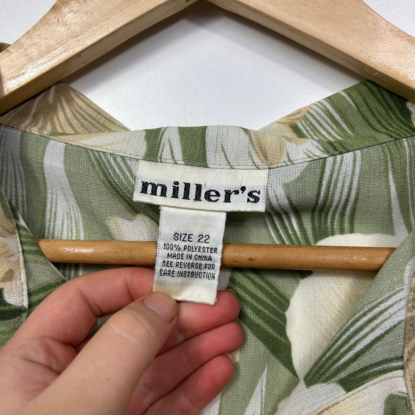 Vintage Miller's Tropical Floral Button Up Shirt - Size 22