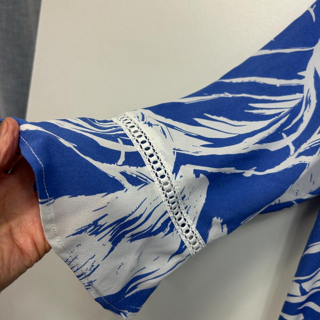 Liz Jordan Blue and White Top - Size 14