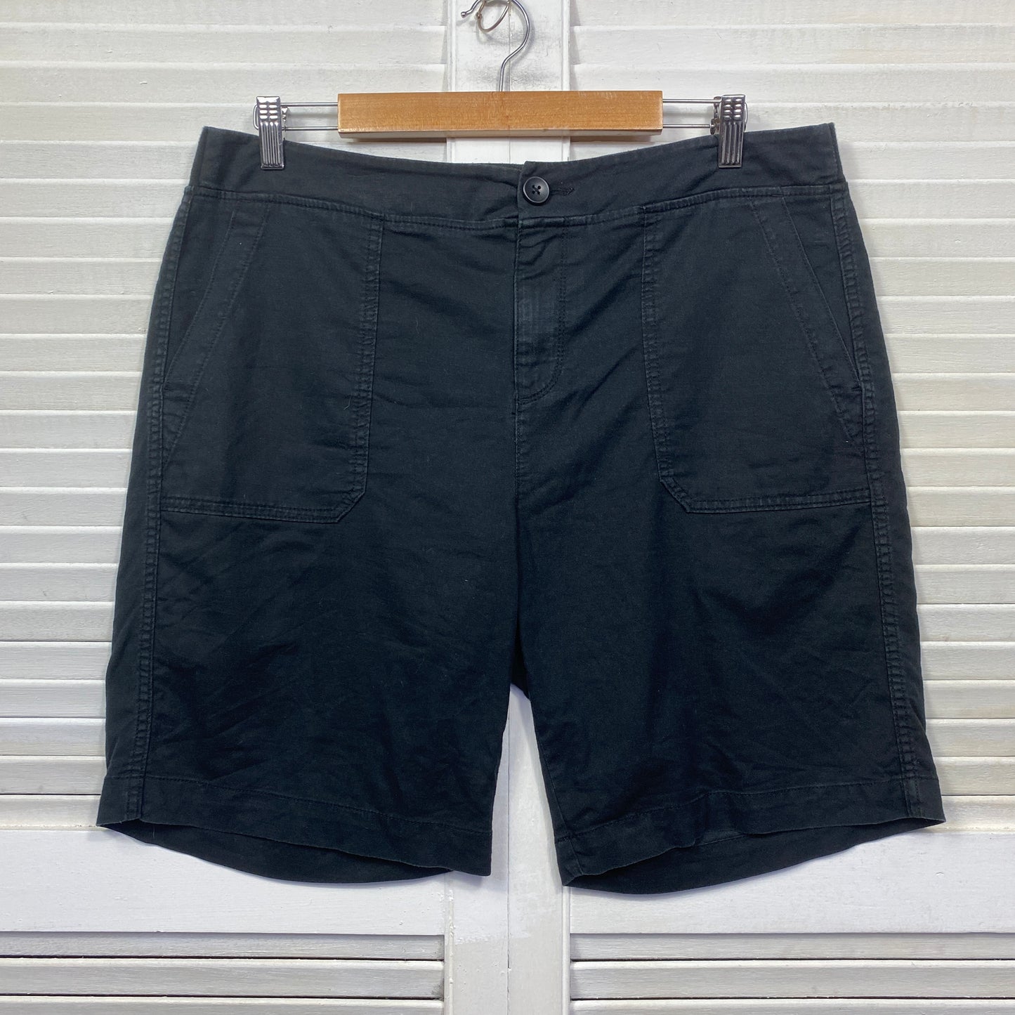 Target Shorts Size 14 Black Pockets Cotton Blend