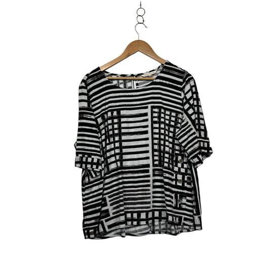 Noni B Black & White Geometric Stripe Top Size 16