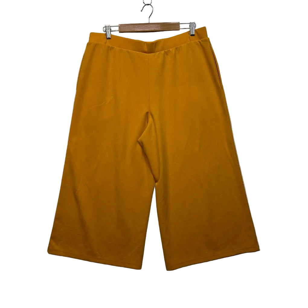 & me Cropped Mustard Pants - Size XL