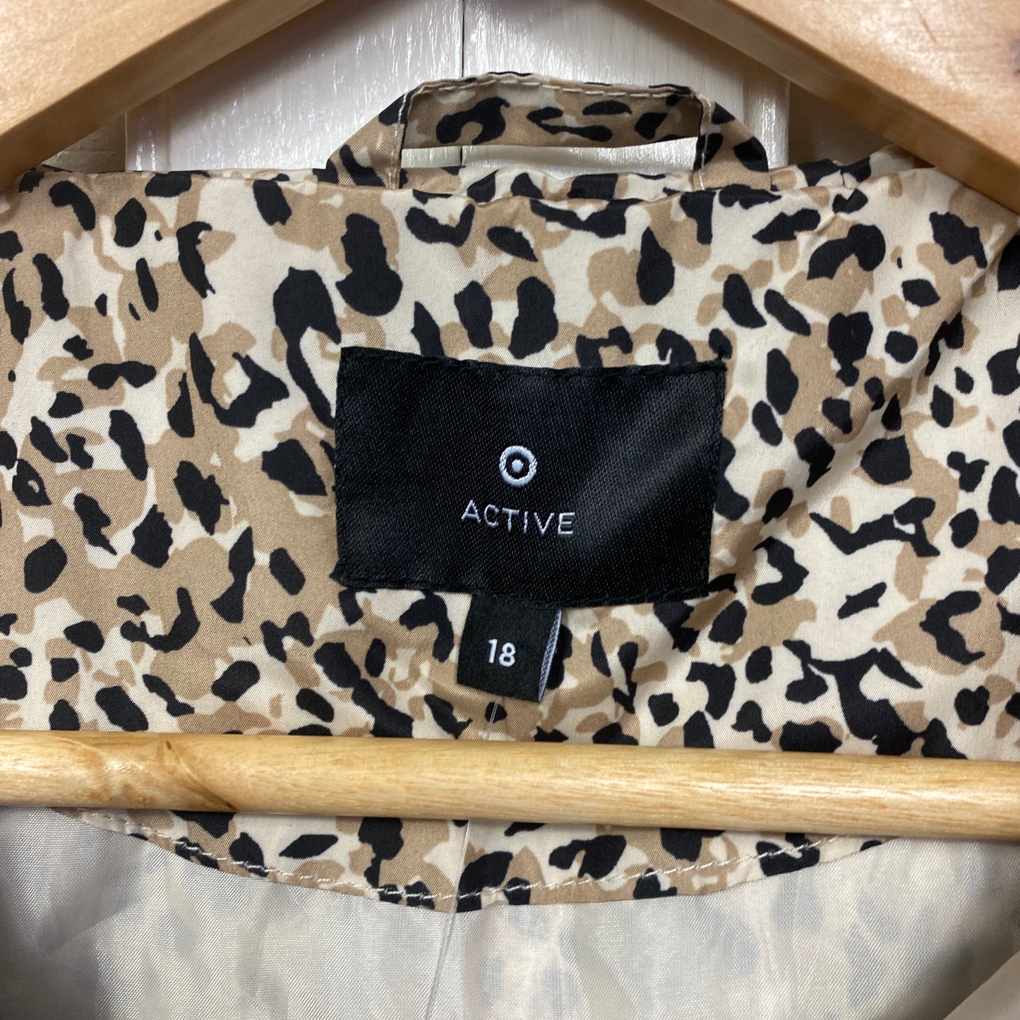 Target Spray Jacket Windbreaker Size 18 Animal Print Activewear New