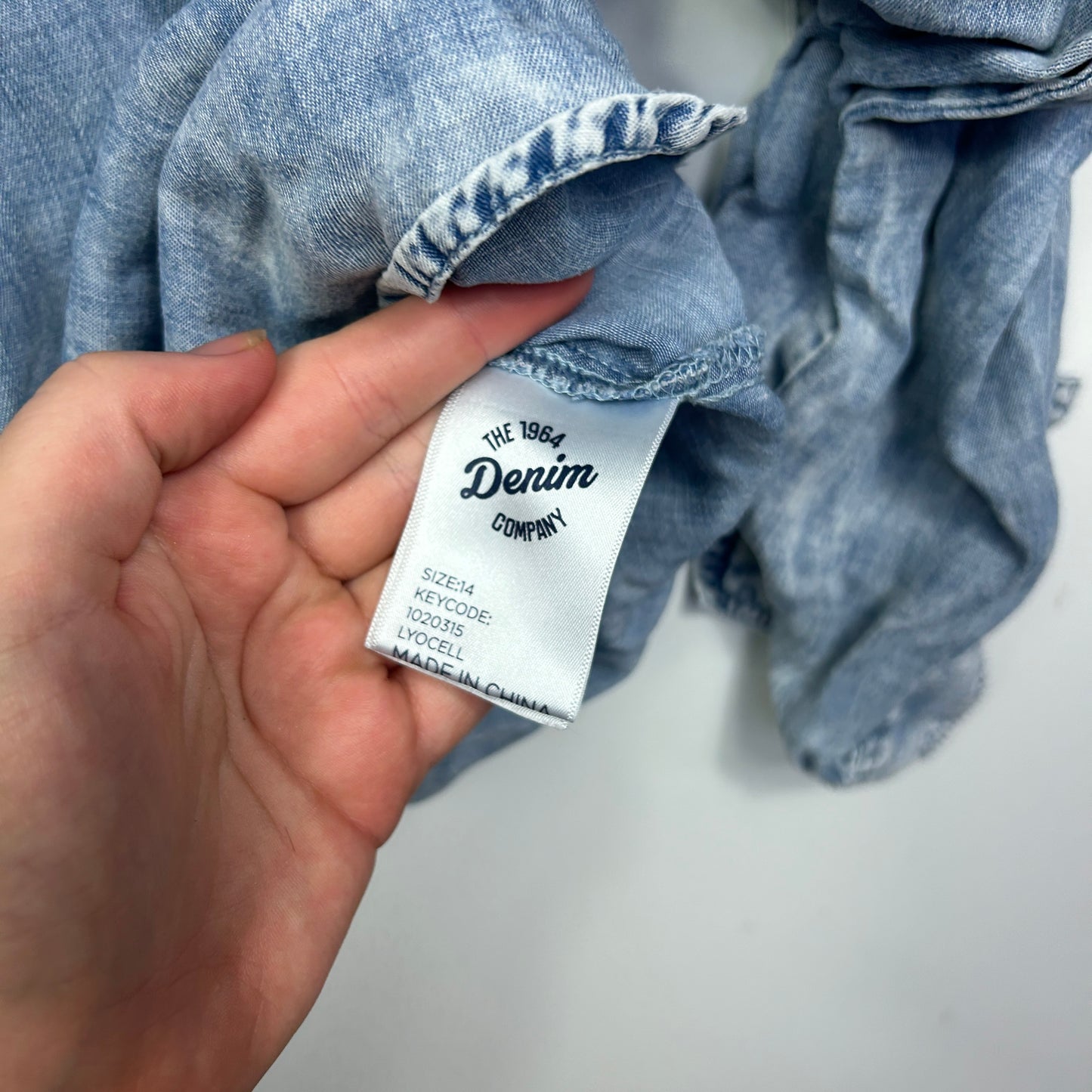 The 1964 Denim Company Chambray Button Up Shirt - Size 14