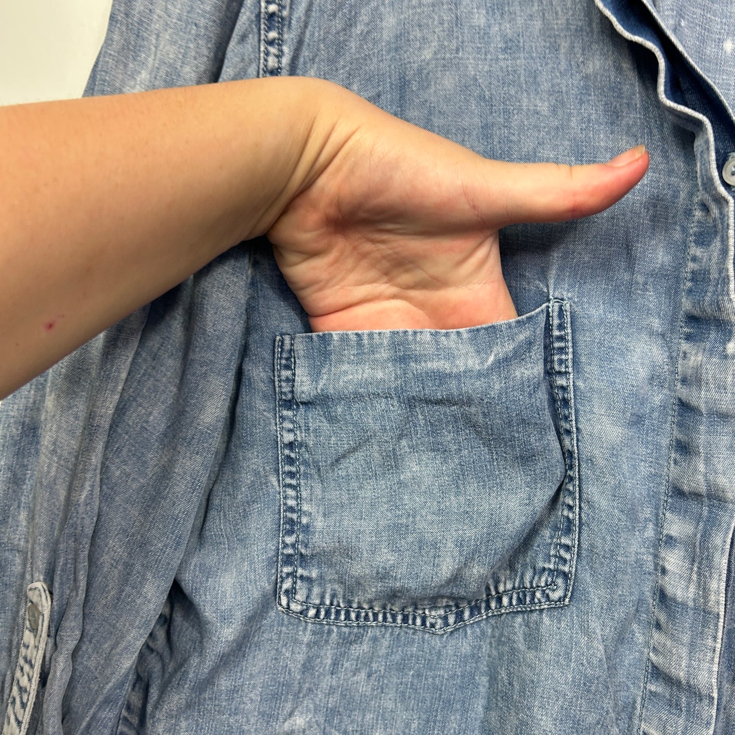 The 1964 Denim Company Chambray Button Up Shirt - Size 14