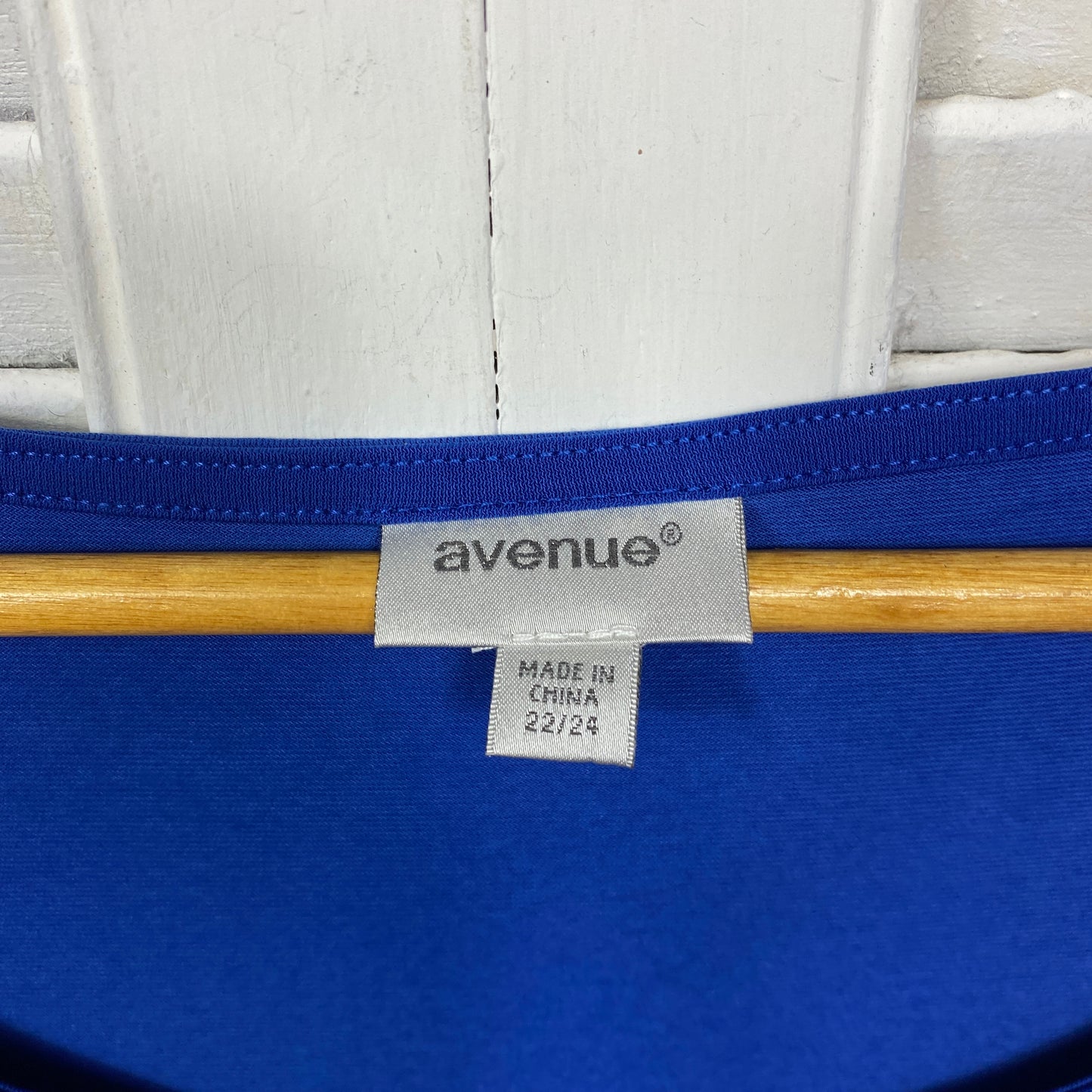 Avenue Top Size 22 24 Plus Long Sleeve Blue