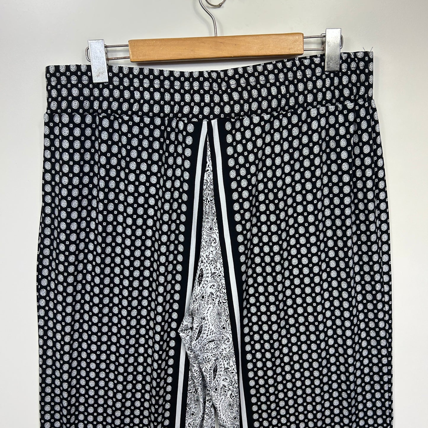 Rockmans Pants Size 16 Black White Paisley Print
