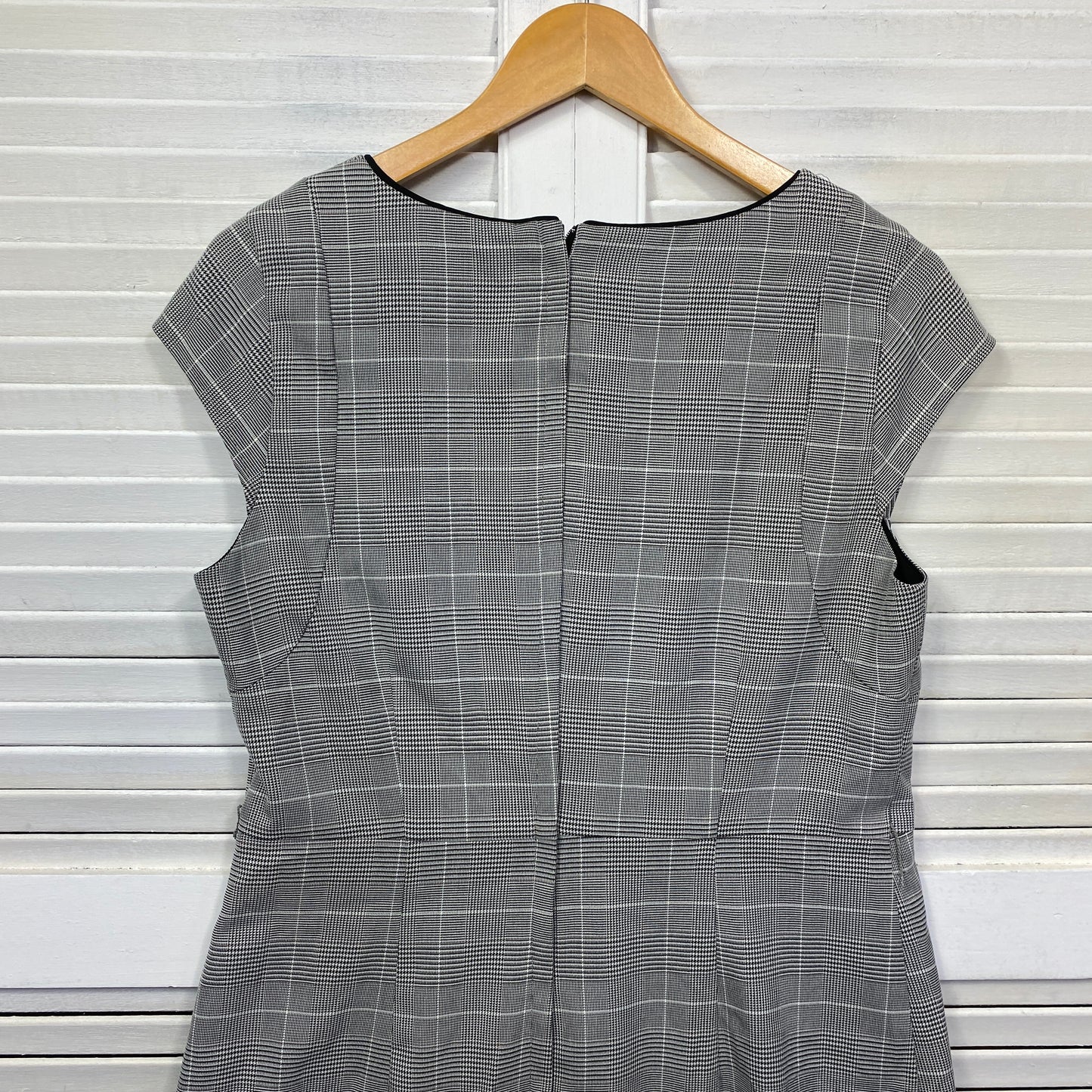 Preview Dress Size 14 Grey Short Sleeve Pencil Office