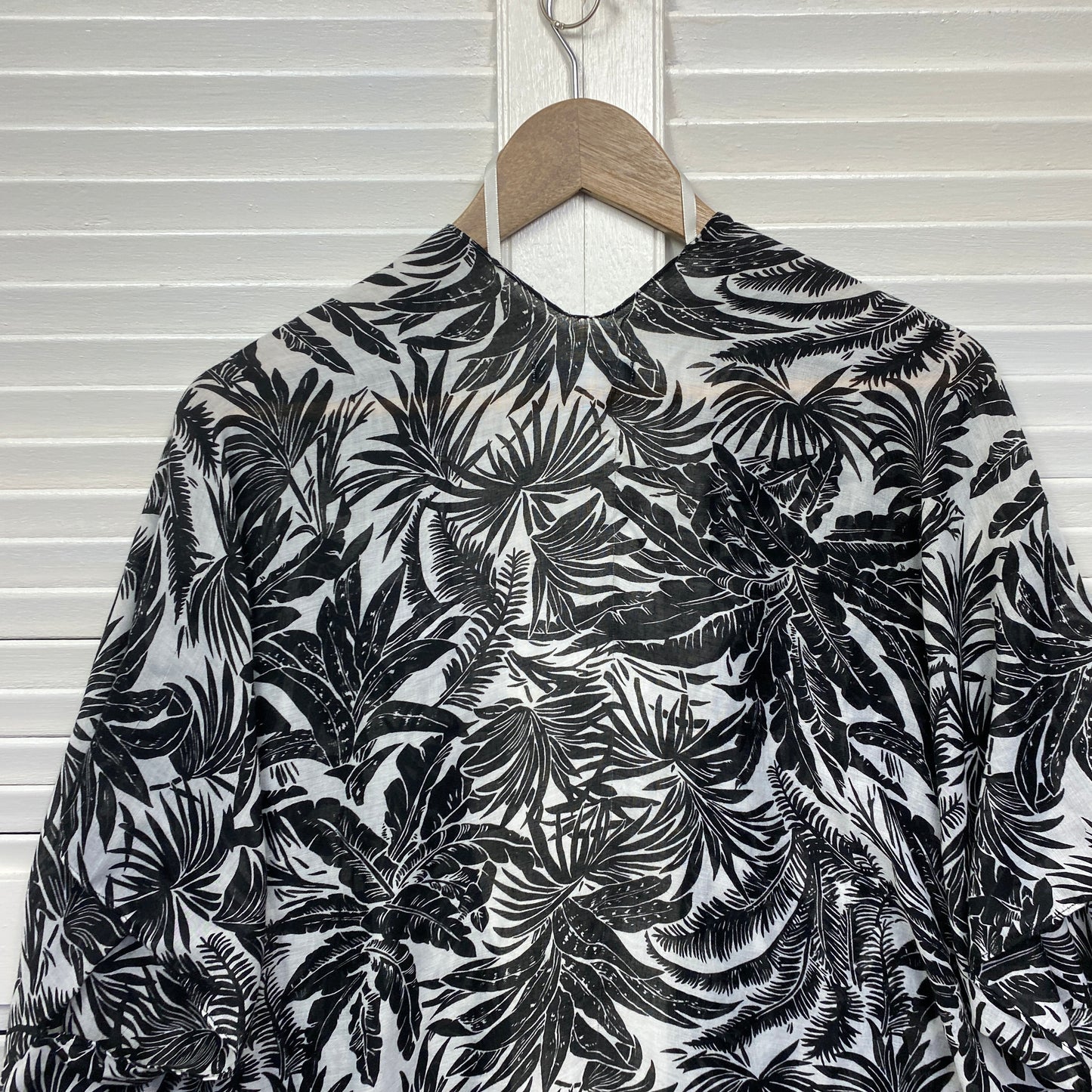 Katies Duster Jacket One Size Black White Floral Swim Cover Up