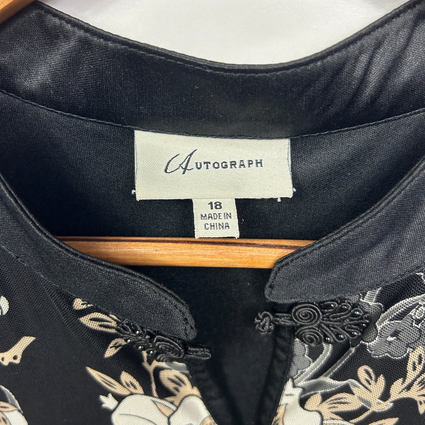 Autograph Top Size 18 Black Long Sleeve Floral