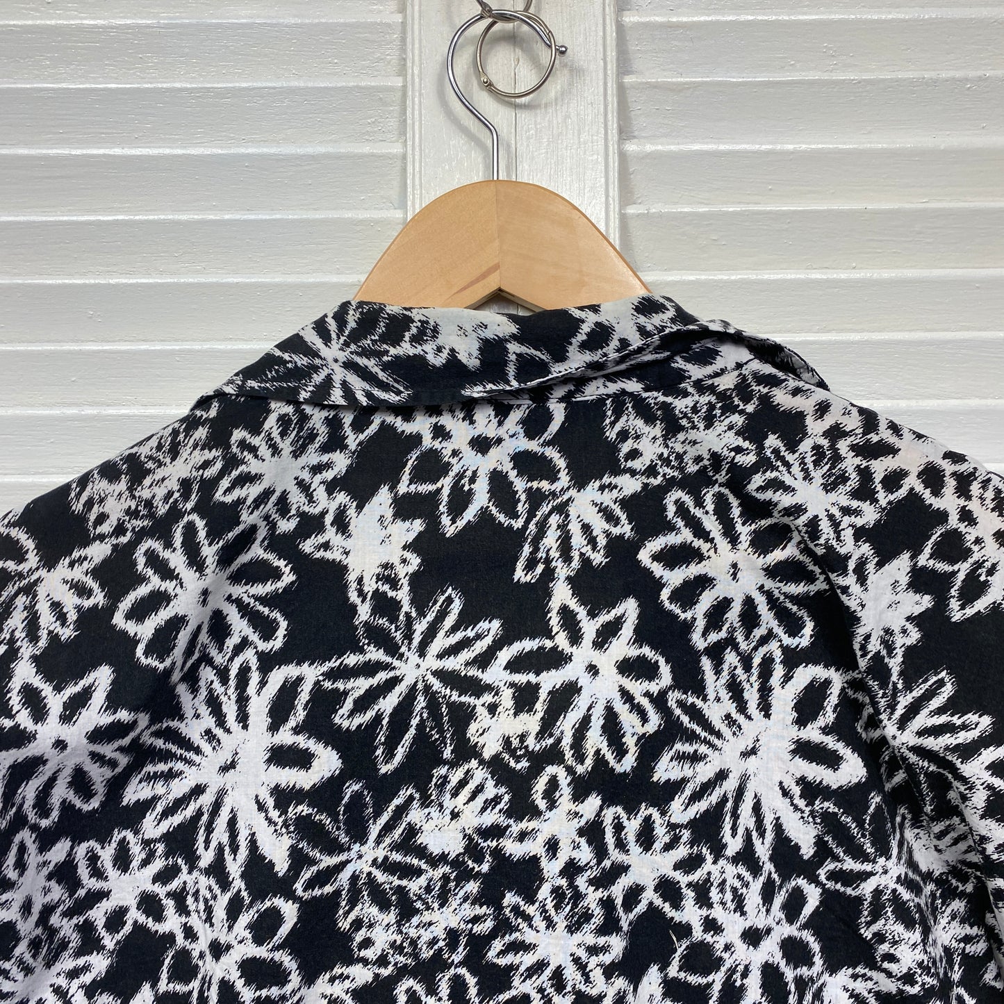 Nouvelle Top Size 18 Button Up Long Sleeve Black White