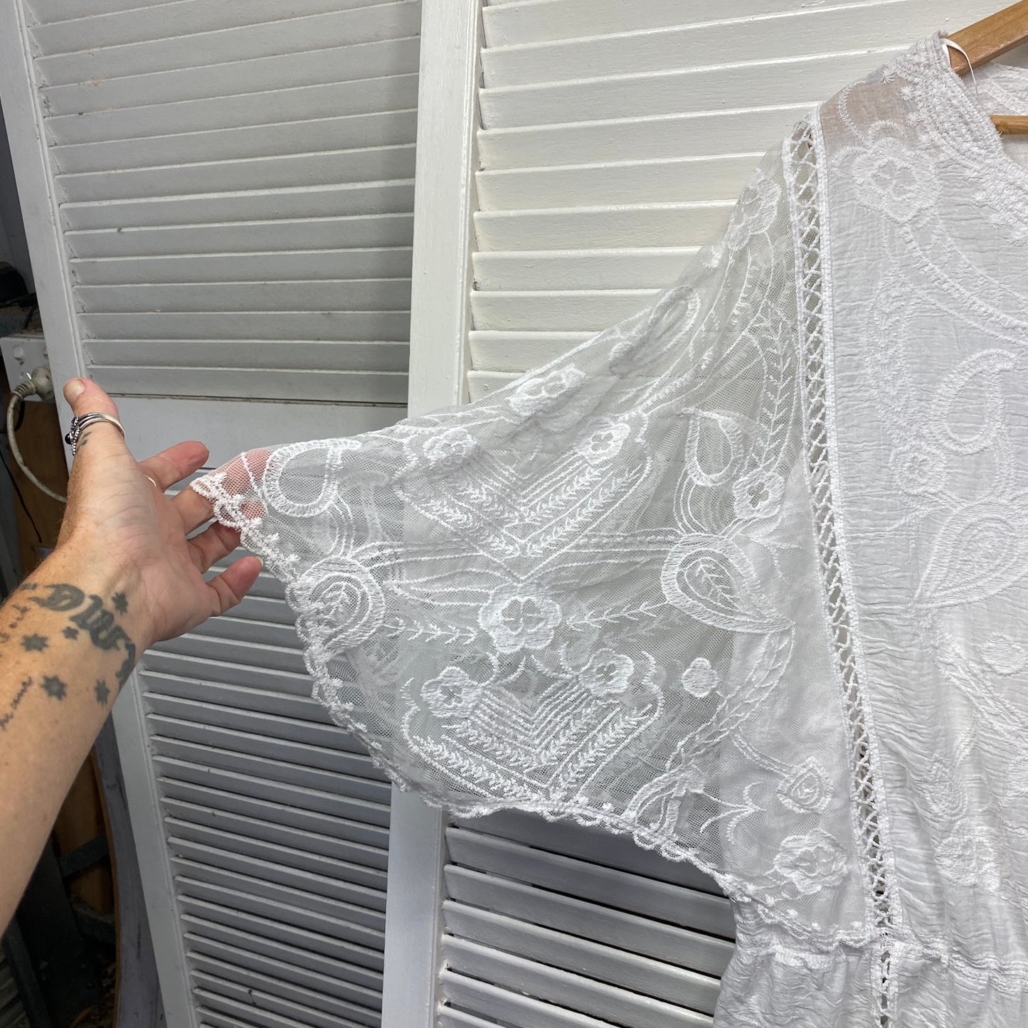 Katies Top Size 18 White Embroidered Sheer Overlay Boho Cotton