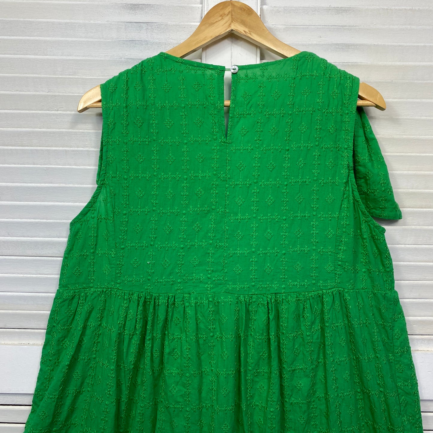 Worthier Dress Size Large Sleeveless Green Midi Length