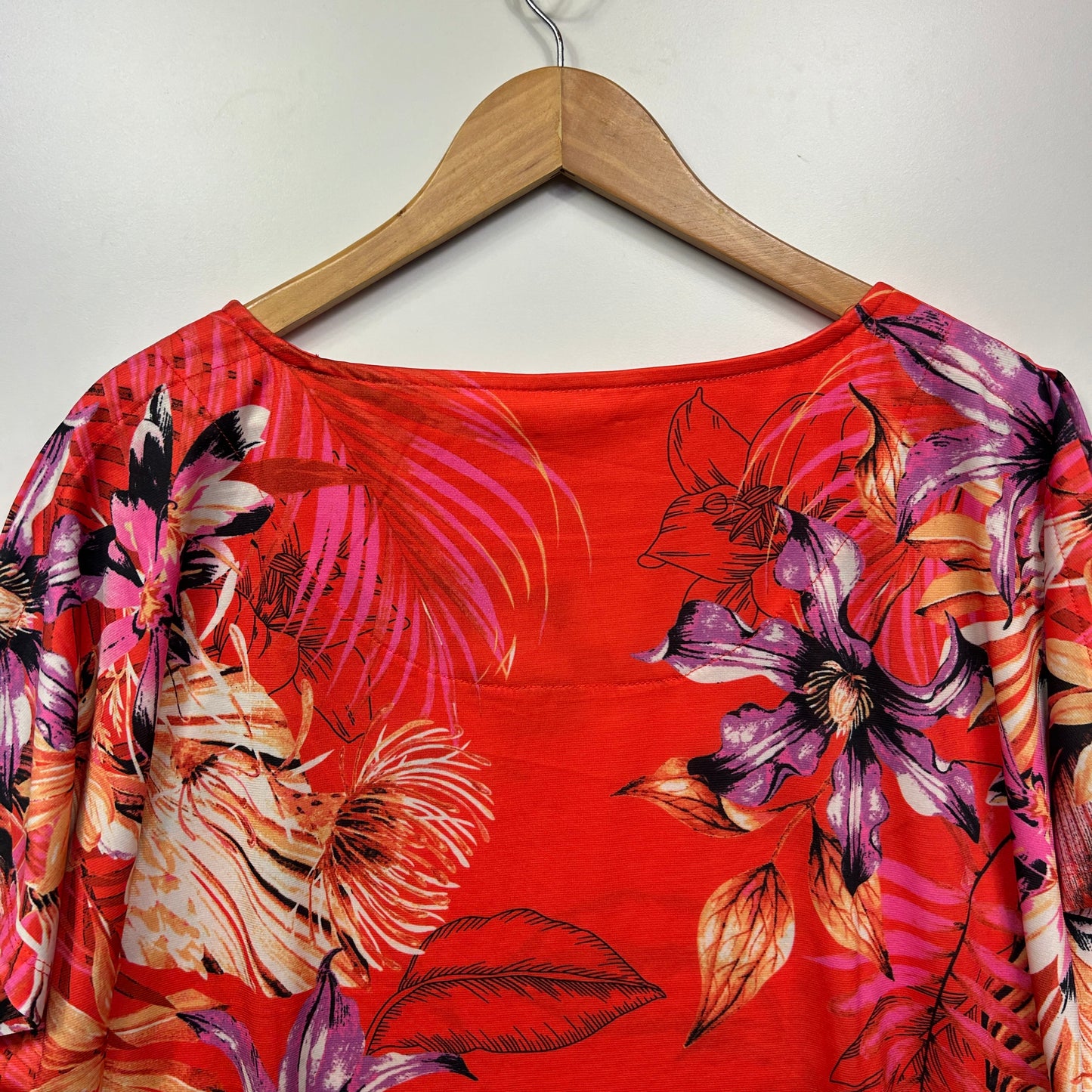 Millers Floral Print Top Size 20 Red Short Sleeve New