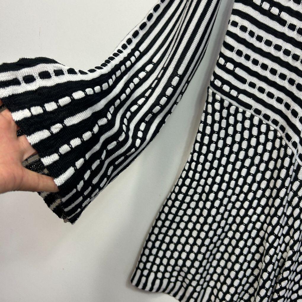 Liz Jordan Black & White Textured Cardigan - Size XL