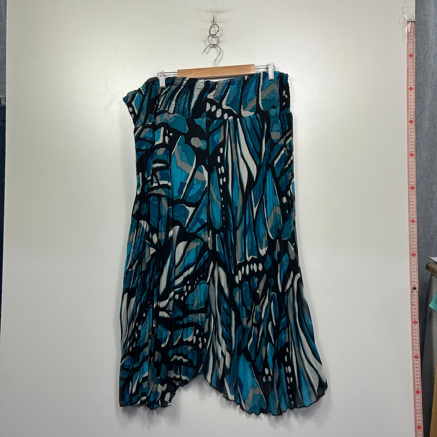 City Chic Abstract Print Pleated Skirt - Size 22/XL