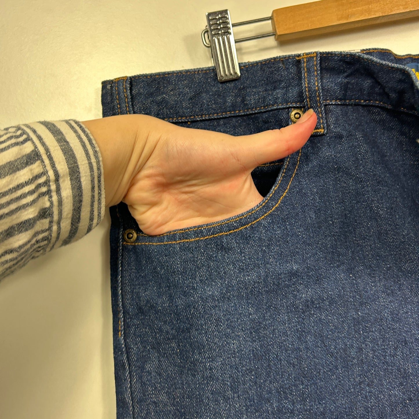 Hard Yakka Heavyweight Rigid Denim Shorts - Size 107S