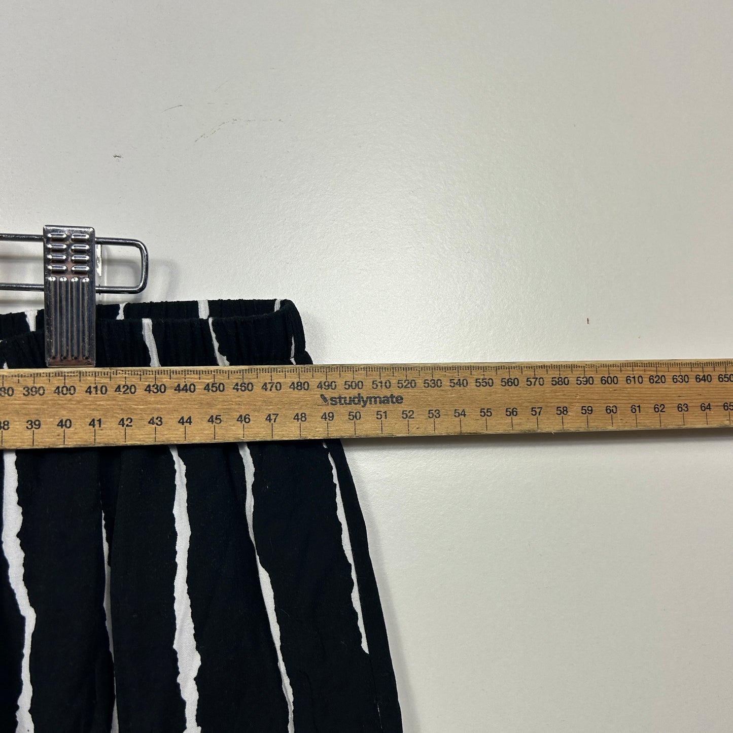 Black and White Striped Cropped Pants - Size 20