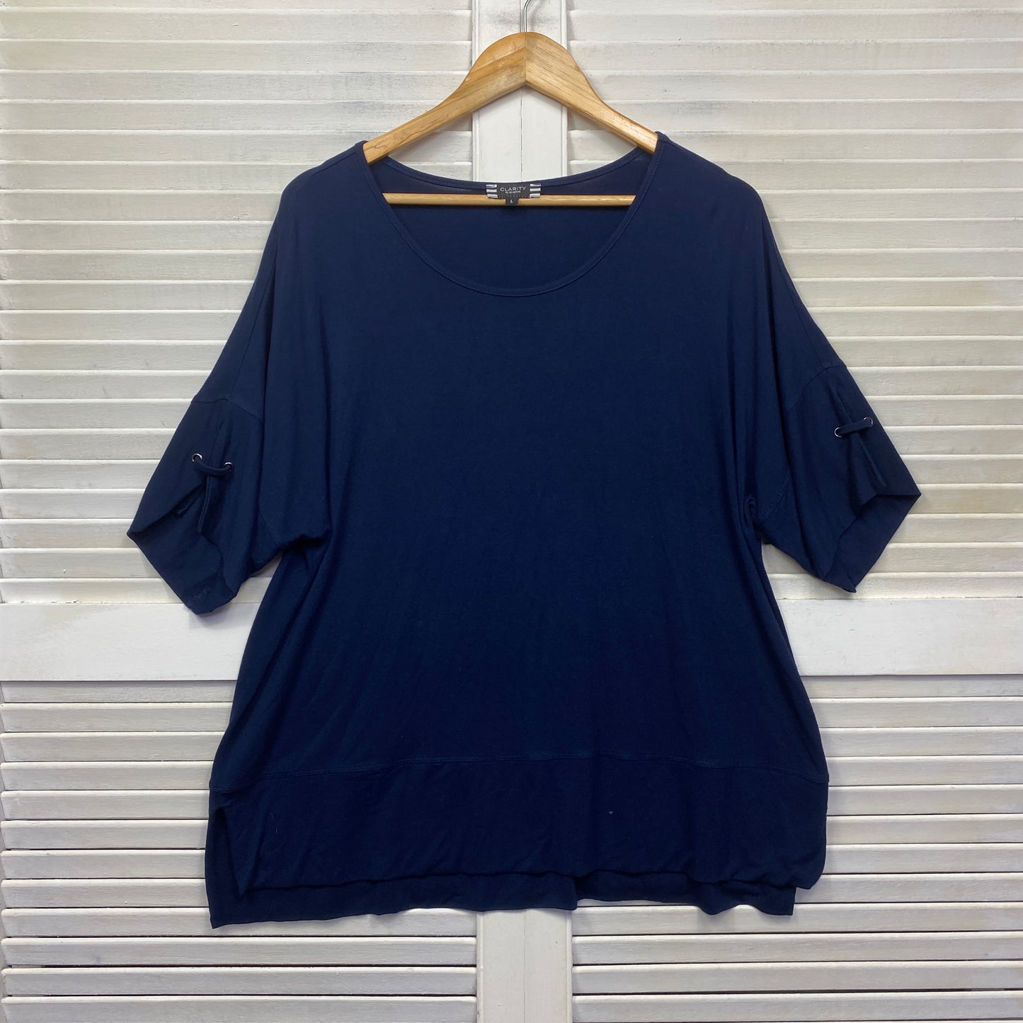 Clarity by Threadz Top Size Large Navy Short Sleeve Viscose