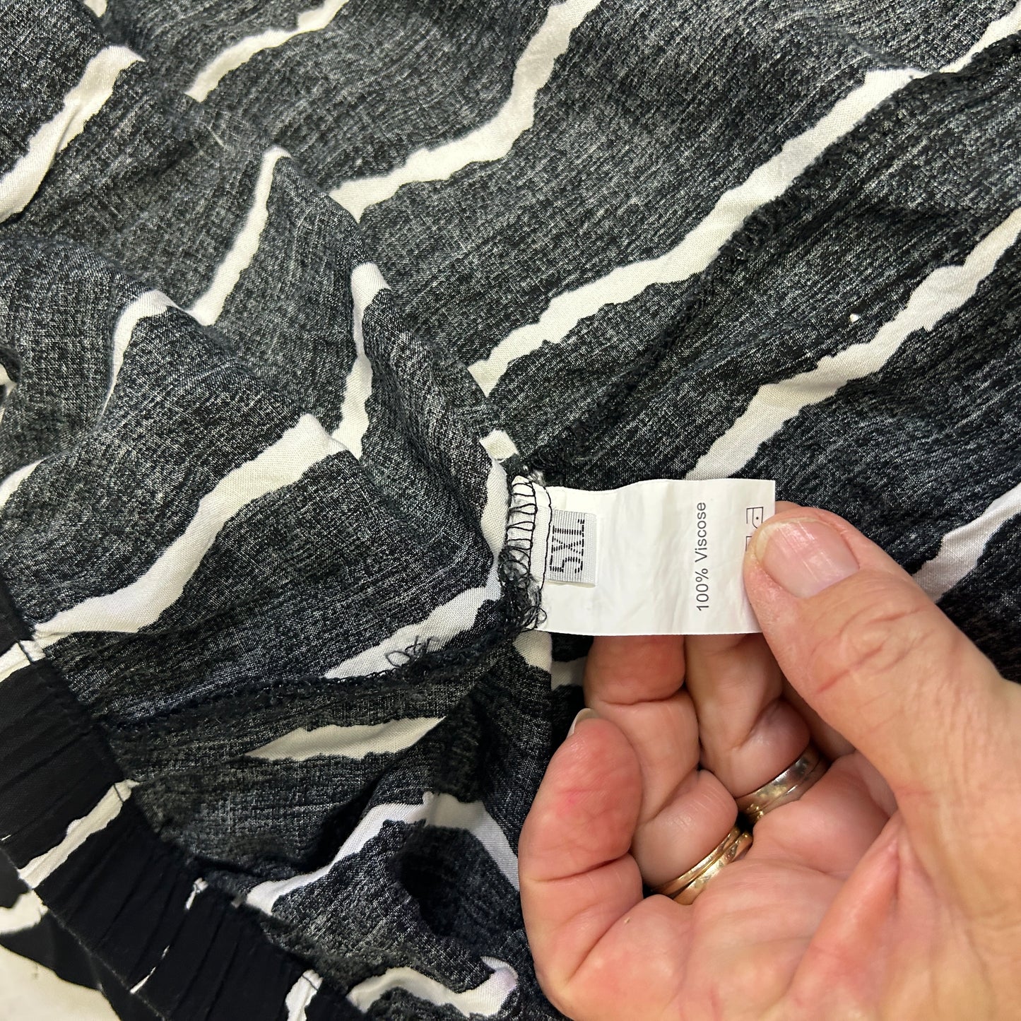 Black and White Striped Cropped Pants - Size 20