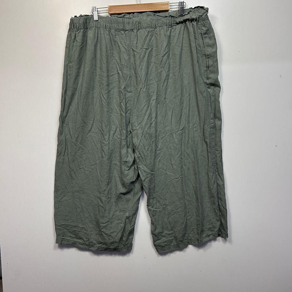 Avella Khaki Cropped Pants - Size 20