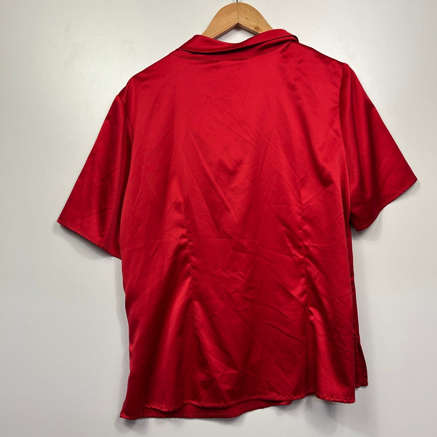 Noni-B Red Short Sleeve Top with Twist Detail - Size 18