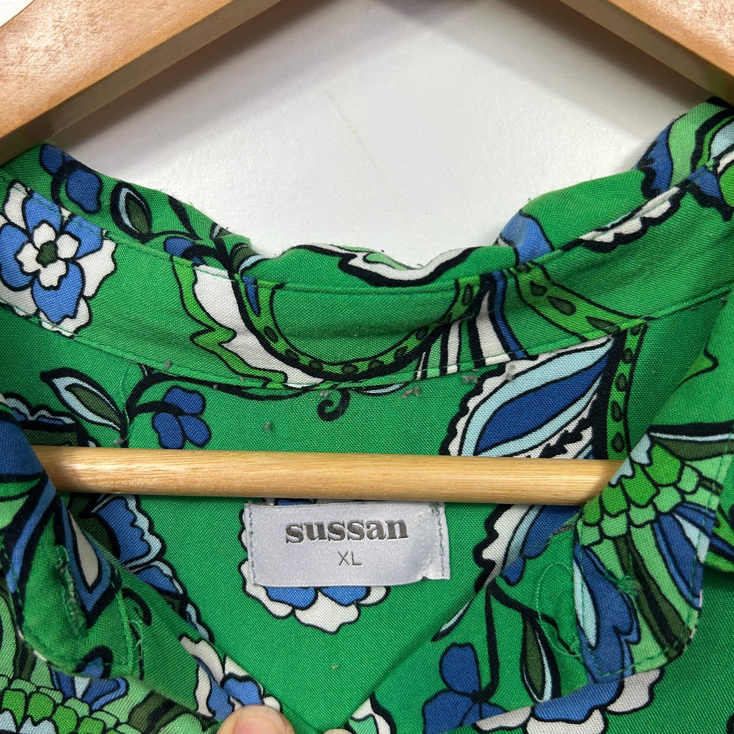 Sussan Green Blue White Paisley Floral Print Button Up Top - Size XL