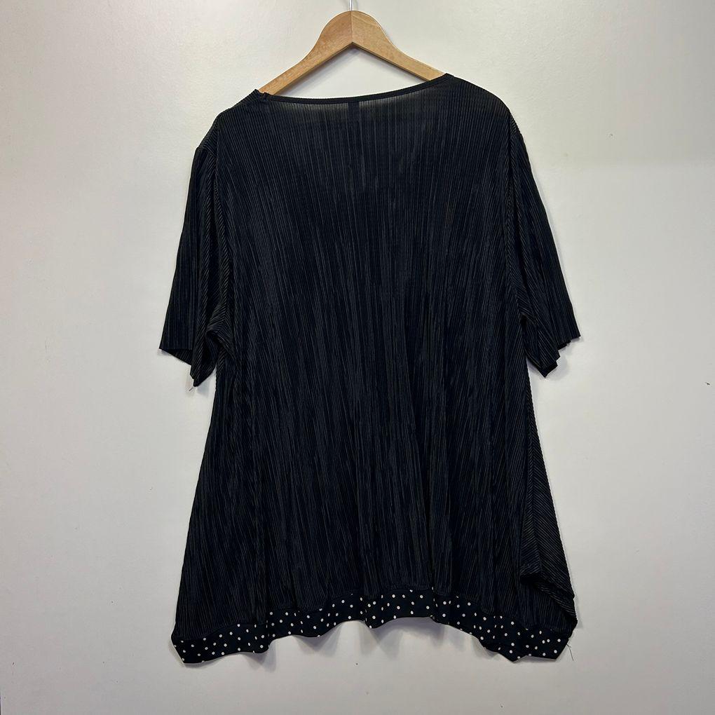Taking Shape Pleated Black Top - Size 20/L