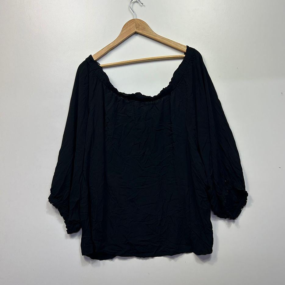 Ed.it.ed Black Top - Size 24