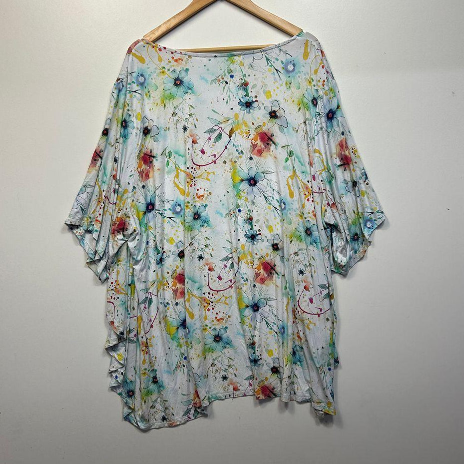 Curvaceous White Kimono - Size 20/22