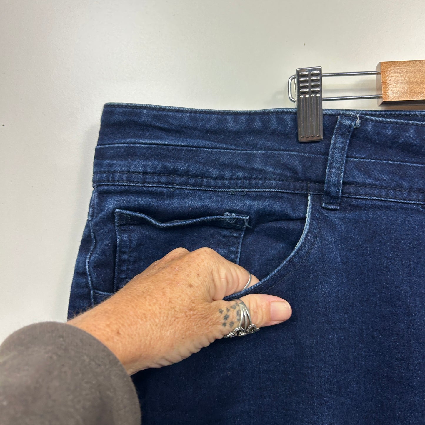 beme Denim Shorts Size 26 Pockets