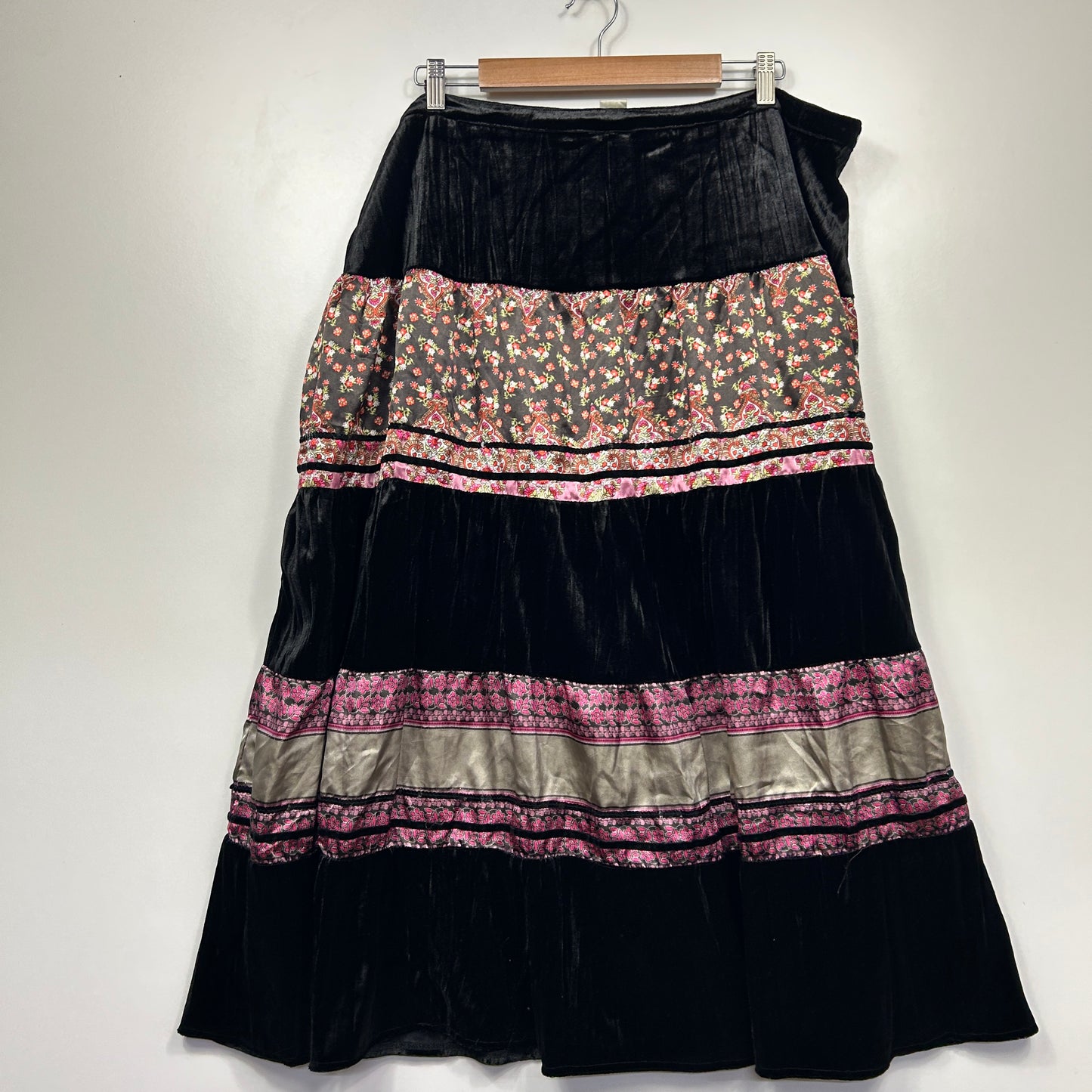 Vintage 1626 Sixteen Twentysix Black Velvet Tiered Boho Maxi Skirt - Size 18