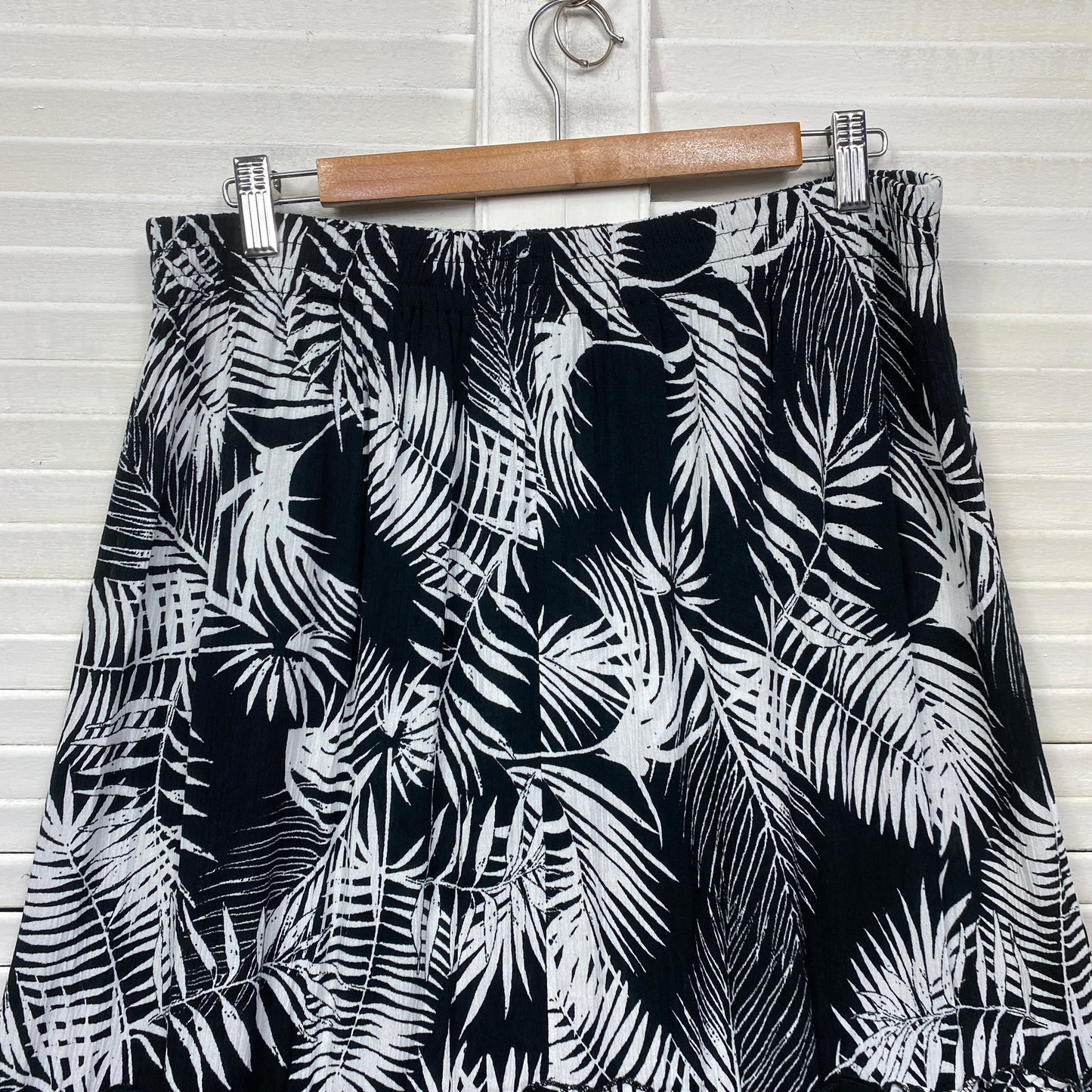 Rockmans Maxi Skirt Size 14 Black White Floral Leaf Elastic Waist Viscose