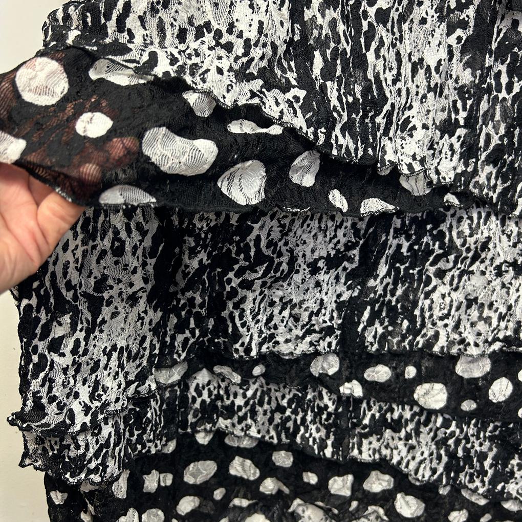 Taking Shape Black and White Dress - Size 16/S