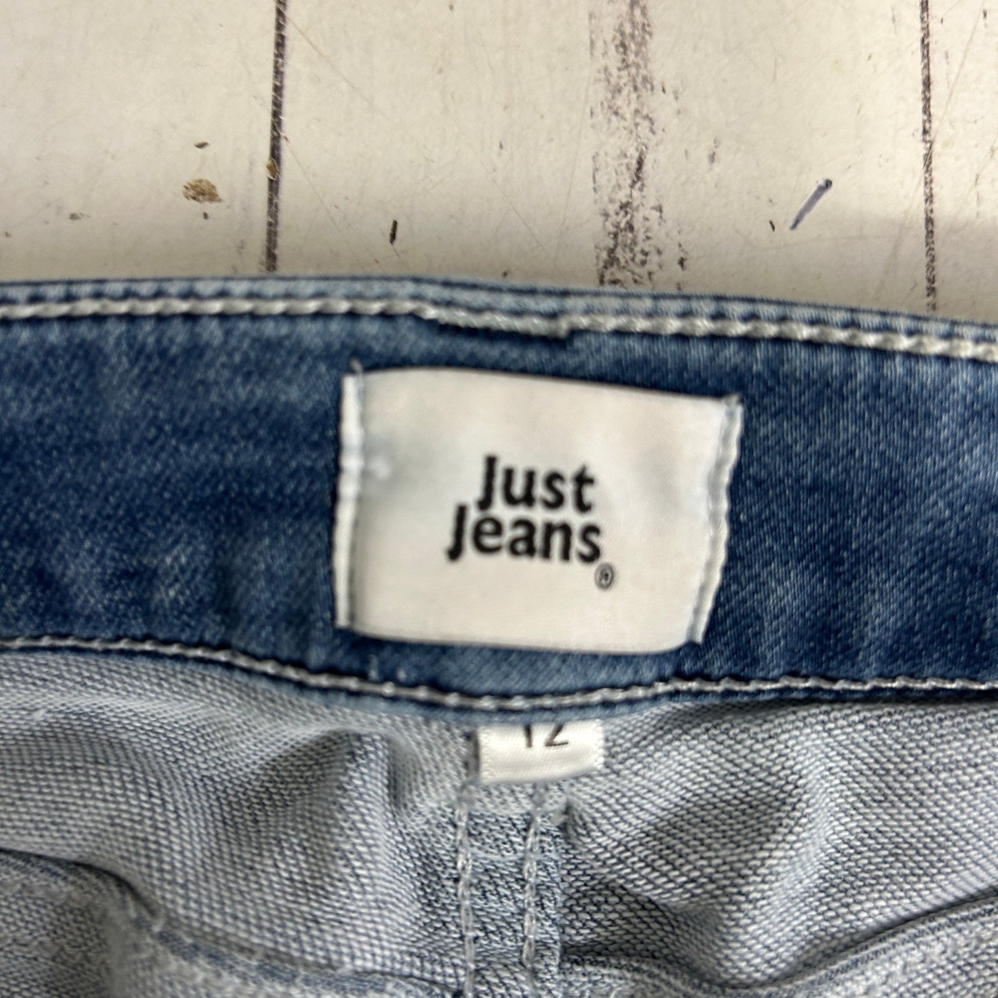 Just Jeans Amaze Knit Denim Relaxed Mid-Rise Shorts Short Length - Size 12